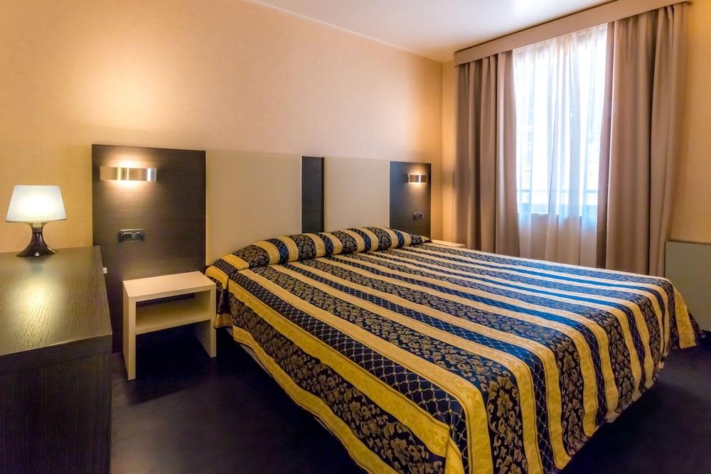 בוסוליי Alfred Hotels Monaco - Ex Forum - Hotel Renove מראה חיצוני תמונה